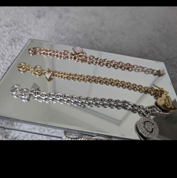 Set of 3 Guess bracelets - Picture 3 of 3